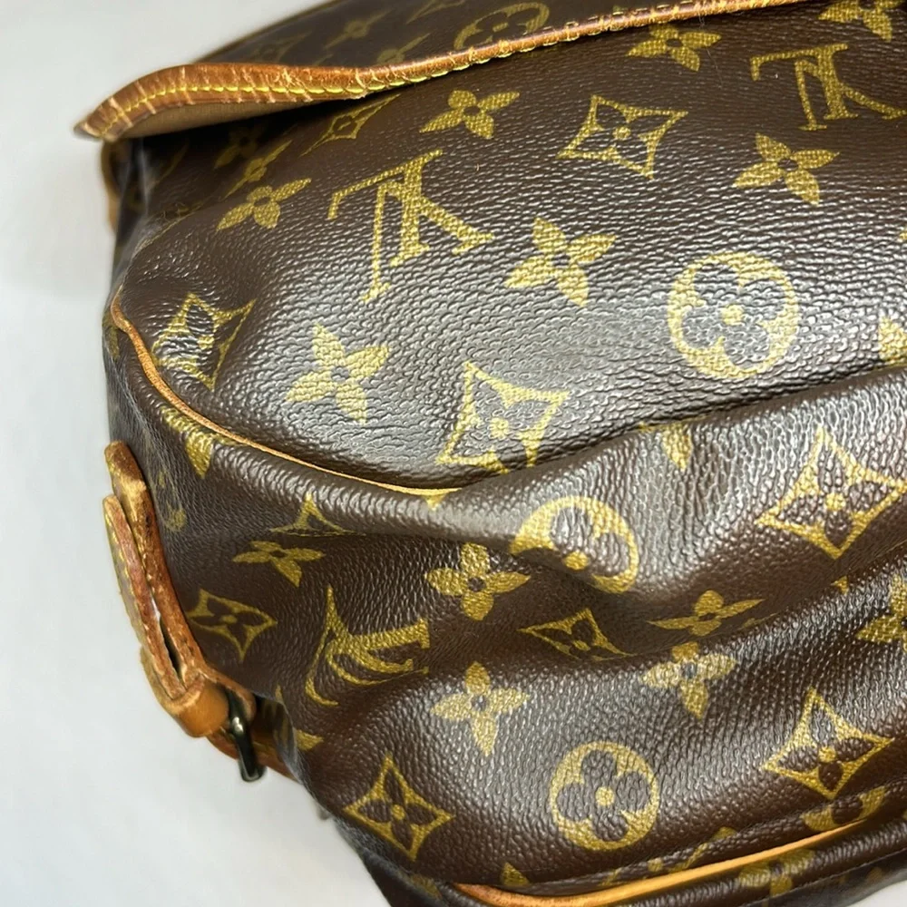 Louis Vuitton LOUIS VUITTON Monogram Saumur